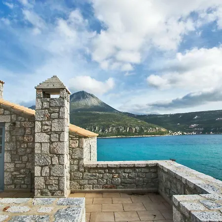 Superior With Panoramic Sea View דירה *