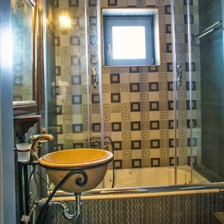Superior With Panoramic Sea View דירה אויטילון
